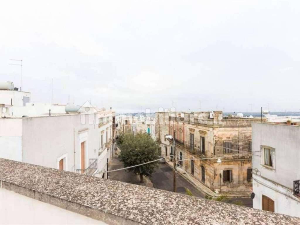 Casa Corso Vittorio Emanuele 131 Villa Carovigno Bagian luar foto